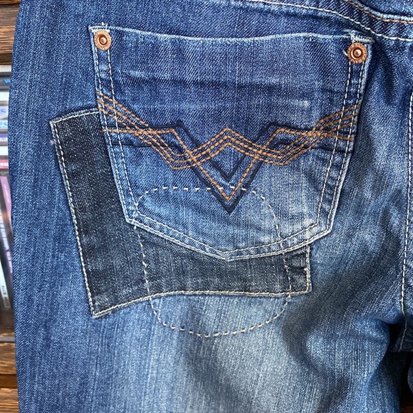 Hippie/Boho Awesome MAX Patched/Distressed Bell-Bottom Jeans Size 9 or 8 womens - Picture 10 of 16